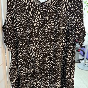 Avenue Black and White Abstract Dot Tunic